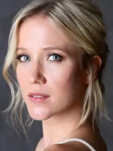 Jessy Schram