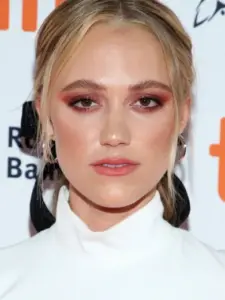 Μάικα Μονρό (Maika Monroe)