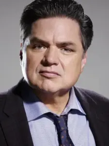 Όλιβερ Πλατ (Oliver Platt)
