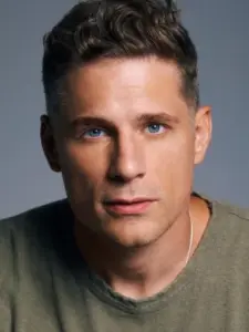Matt Lauria