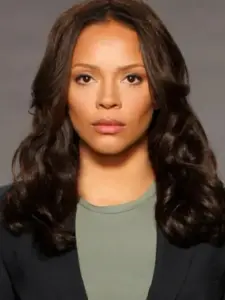 Κάρμεν Ιτζούγκου (Carmen Ejogo)