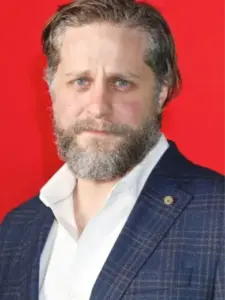 Τζο Τίπετ (Joe Tippett)