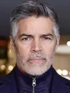 Εσάι Μοράλες (Esai Morales)