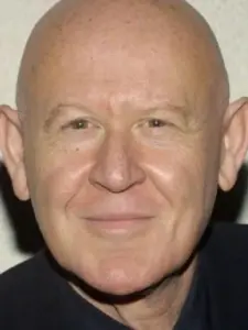 Daniel Benzali