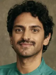 Κάραν Σόνι (Karan Soni)