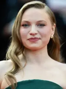 Mia Threapleton
