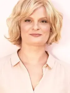 Martha Plimpton