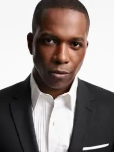 Λέσλι Όντομ Τζούνιορ (Leslie Odom Jr.)