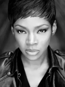 Caroline Chikezie