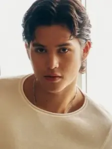 Kyle Echarri