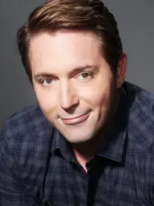 Μπεκ Μπένετ (Beck Bennett)