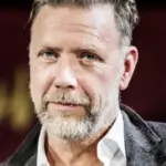 Μίκαελ Πέρσμπραντ (Mikael Persbrandt)