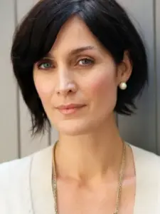 Carrie-Anne Moss