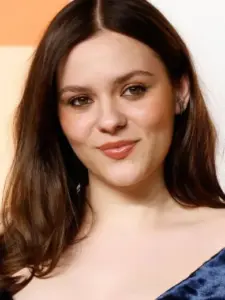 Maisy Stella