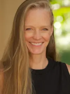 Suzy Amis