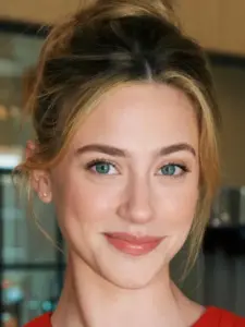 Lili Reinhart