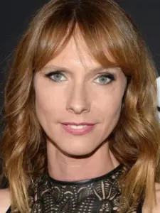 Dolly Wells