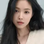 Σον Να-έουν (Son Na-eun)