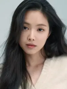 Σον Να-έουν (Son Na-eun)