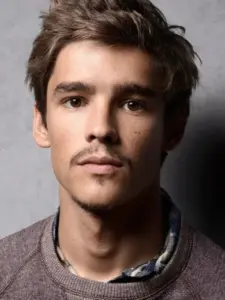 Μπρέντον Τουέιτς (Brenton Thwaites)