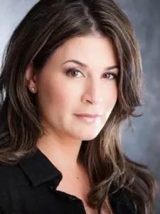 Nicole Oliver