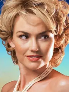 Kelly Carlson