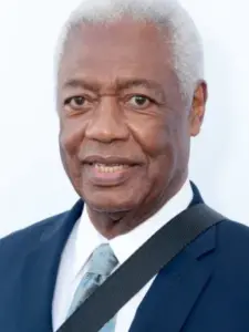 Όσκαρ Ρόμπερτσον (Oscar Robertson)