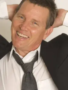 Τομ Μπέρλινσον (Tom Burlinson)