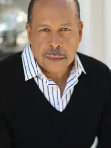 Λανς Ε. Νίκολς (Lance E. Nichols)
