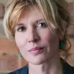 Τζούλια Ντέιβις (Julia Davis)