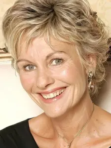 Νταϊάνα Χαρντκάσλ (Diana Hardcastle)