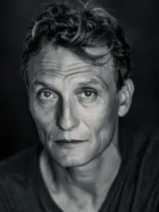 Oliver Masucci
