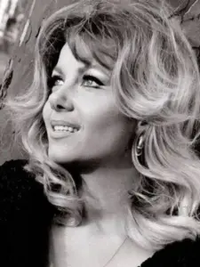 Ίνγκριντ Πιτ (Ingrid Pitt)