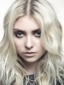 Τέιλορ Μόμσεν (Taylor Momsen)