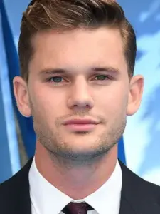 Jeremy Irvine