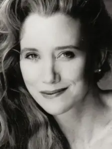Σάλι Κέρκλαντ (Sally Kirkland)
