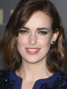 Elizabeth Henstridge