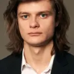 Τσάρλι Τέιχαν (Charlie Tahan)