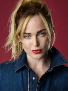 Caitlin Marie Lotz (Caity Lotz)