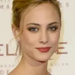 Nora Arnezeder