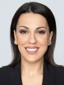 Άννα Μενενάκου (Anna Menenakou)