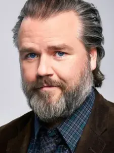 Τάιλερ Λαμπίν (Tyler Labine)