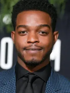 Στέφαν Τζέιμς (Stephan James)