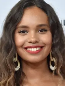 Αλίσα Μπo (Alisha Boe)