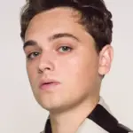 Ντιν-Τσαρλς Τσάπμαν (Dean-Charles Chapman)