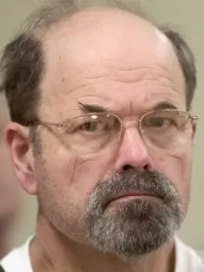 Ντένις Ρέιντερ (Dennis Rader)