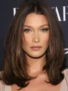 Μπέλα Χαντίντ (Bella Hadid)