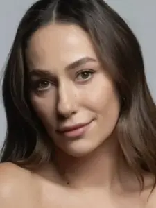 Εσρά Ρουσάν (Esra Ruşan)