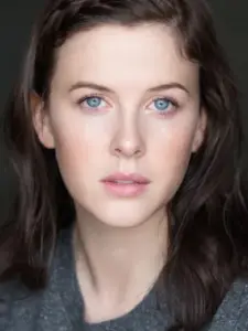 Αλεξάντρα Ρόουτς (Alexandra Roach)