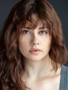 Chloe Van Landschoot